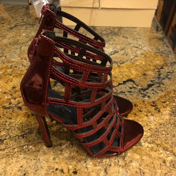 Shoes - Picture 3 of 4